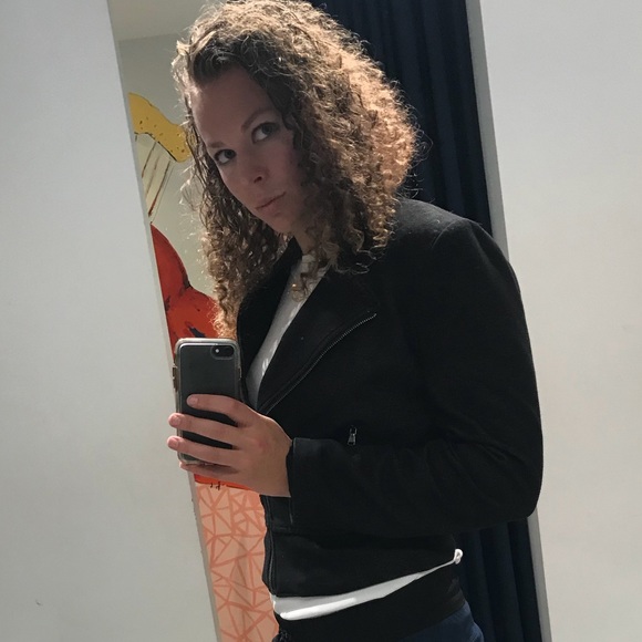 Meet your Posher, Jess - Picture 3 of 3